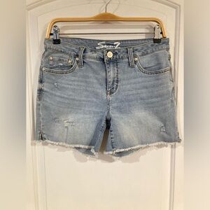 Seven 7 Jean Shorts Distressed Denim Size 4 Blue Weekend Shorts Womens Mid Rise